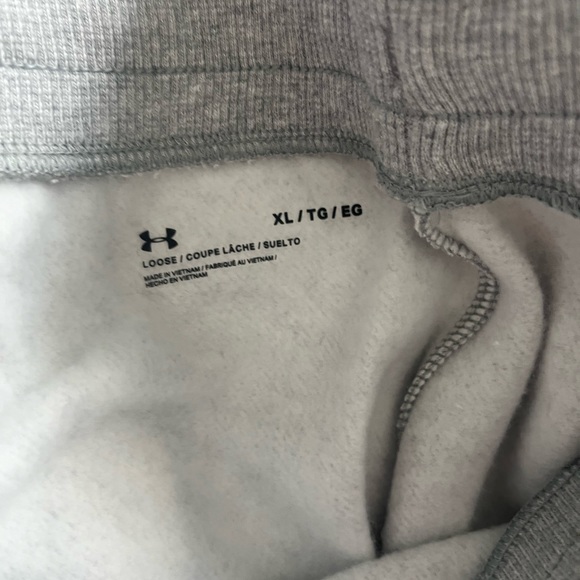 NWT Under Armour joggers Gray with Black embroidered logo Size XL - Picture 11 of 11